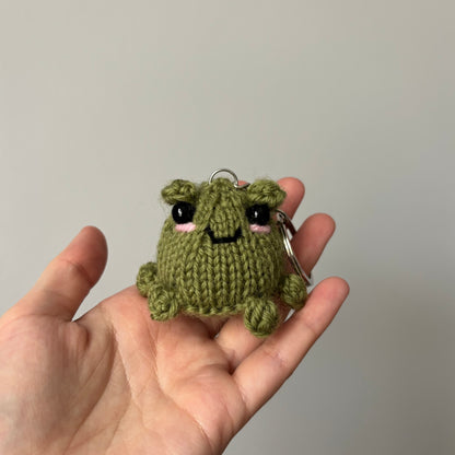 Miniaturowa żabka-breloczek