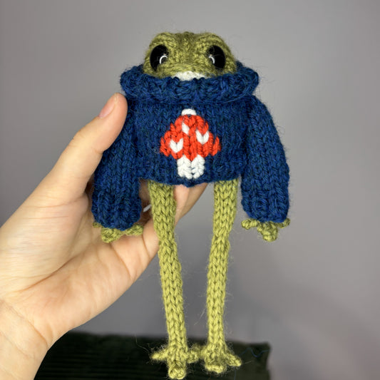 Żabka w sweterku z muchomorem (bez breloczka)