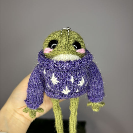Żabka w sweterku z gwiazdami (z breloczkiem)