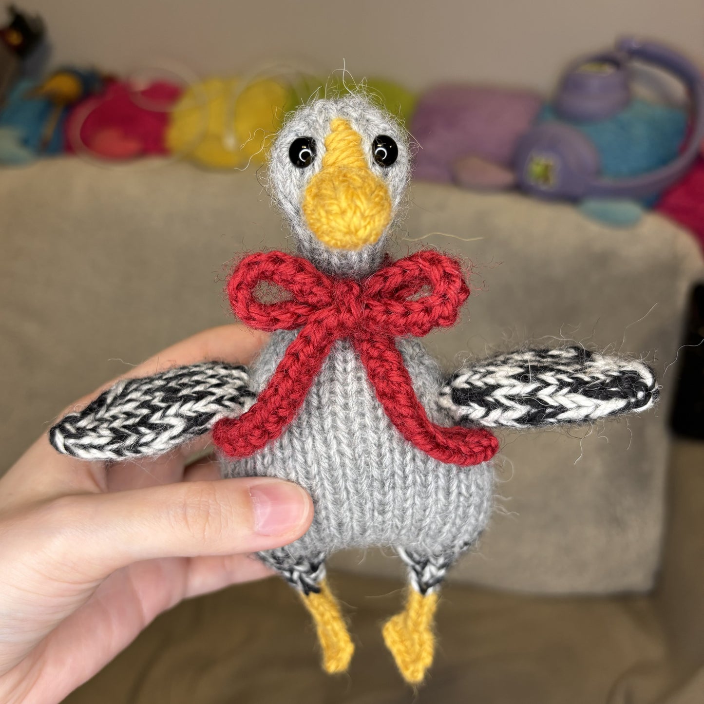 Maskotka Kaczka z kokardką