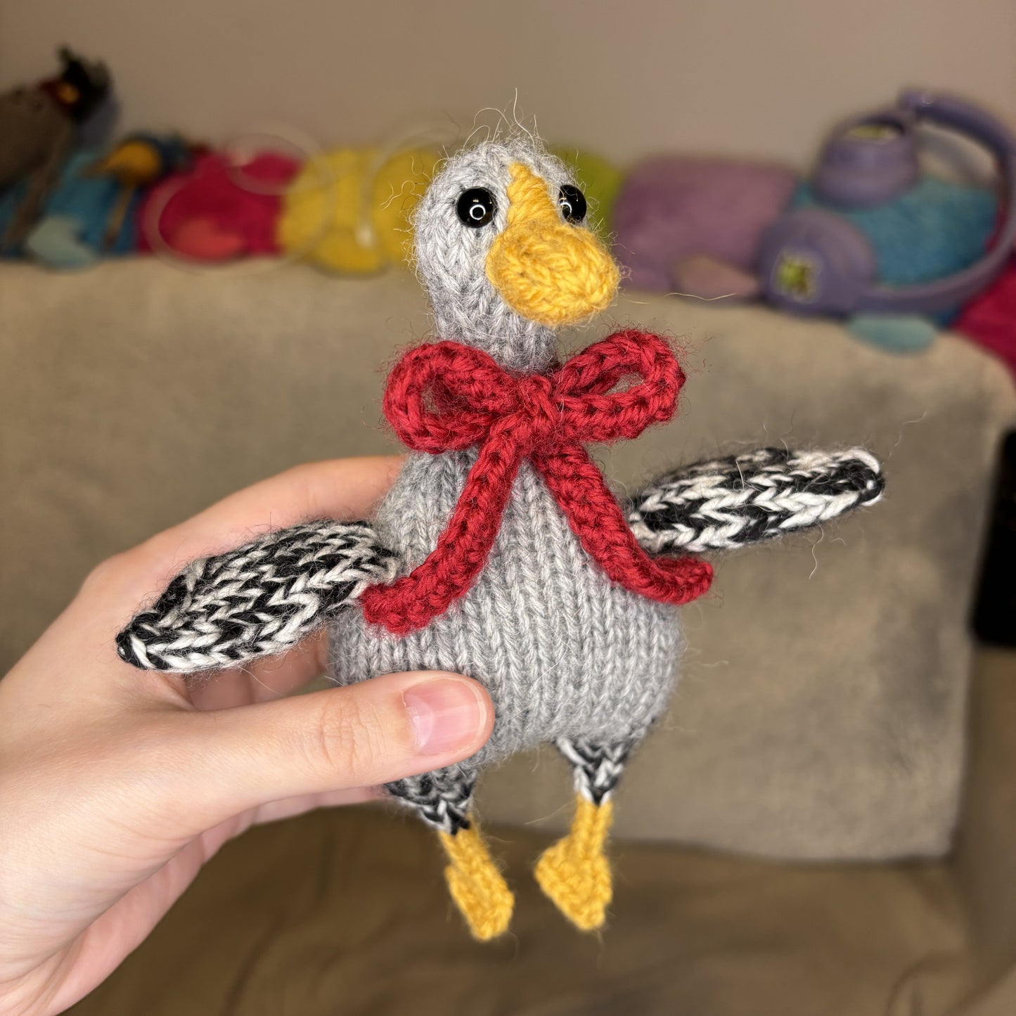 Maskotka Kaczka z kokardką