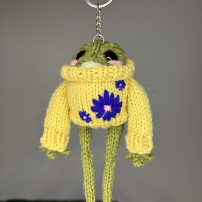 Żabka w sweterku z kwiatami (z breloczkiem)