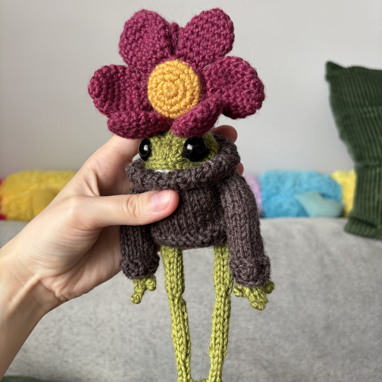 Breloczek Żabka z kwiatkiem