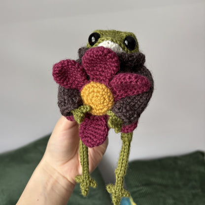 Maskotka Żabka z kwiatkiem