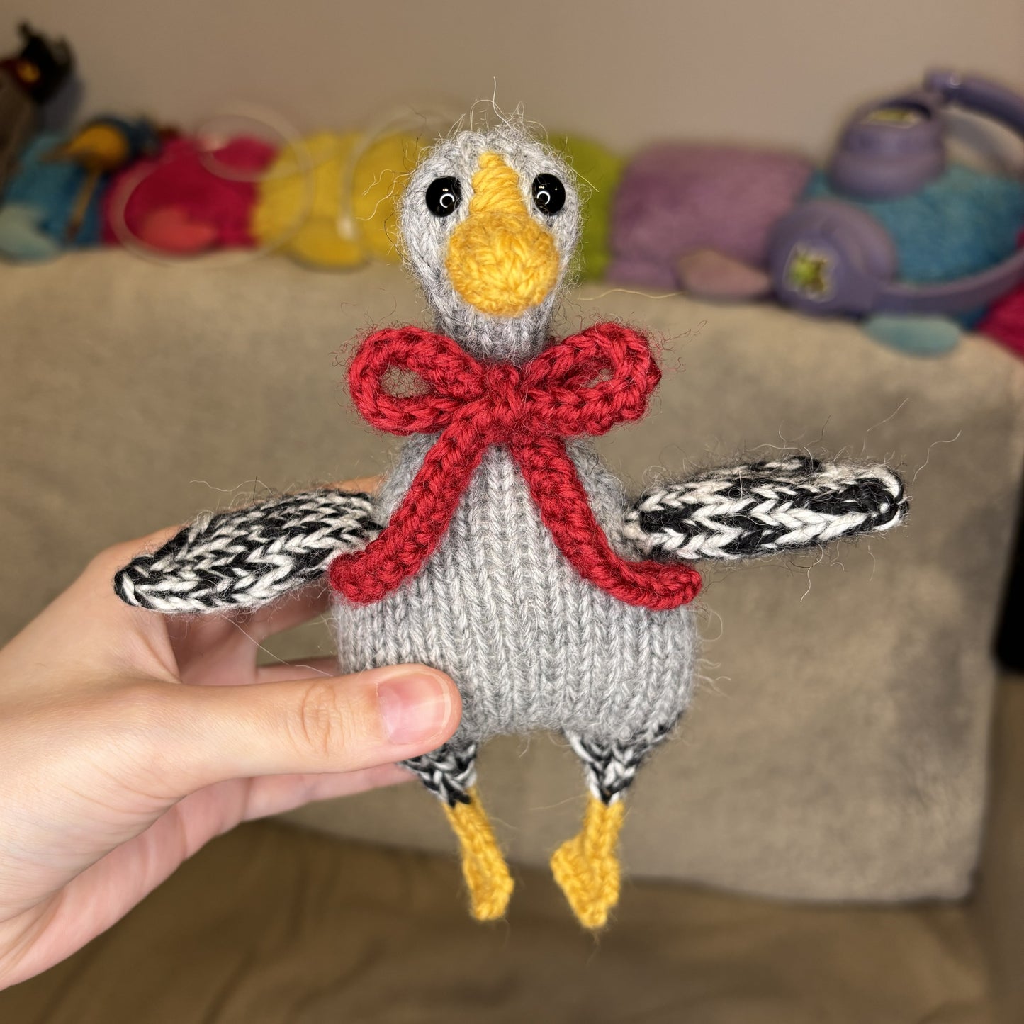 Maskotka Kaczka z kokardką