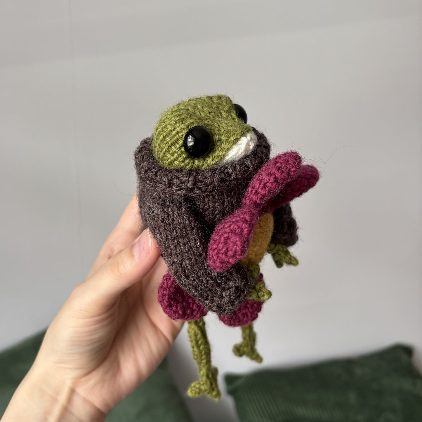 Maskotka Żabka z kwiatkiem