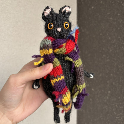 Maskotka Kot w szaliku