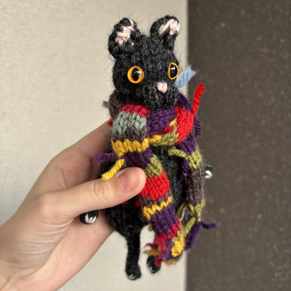 Maskotka Kot w szaliku