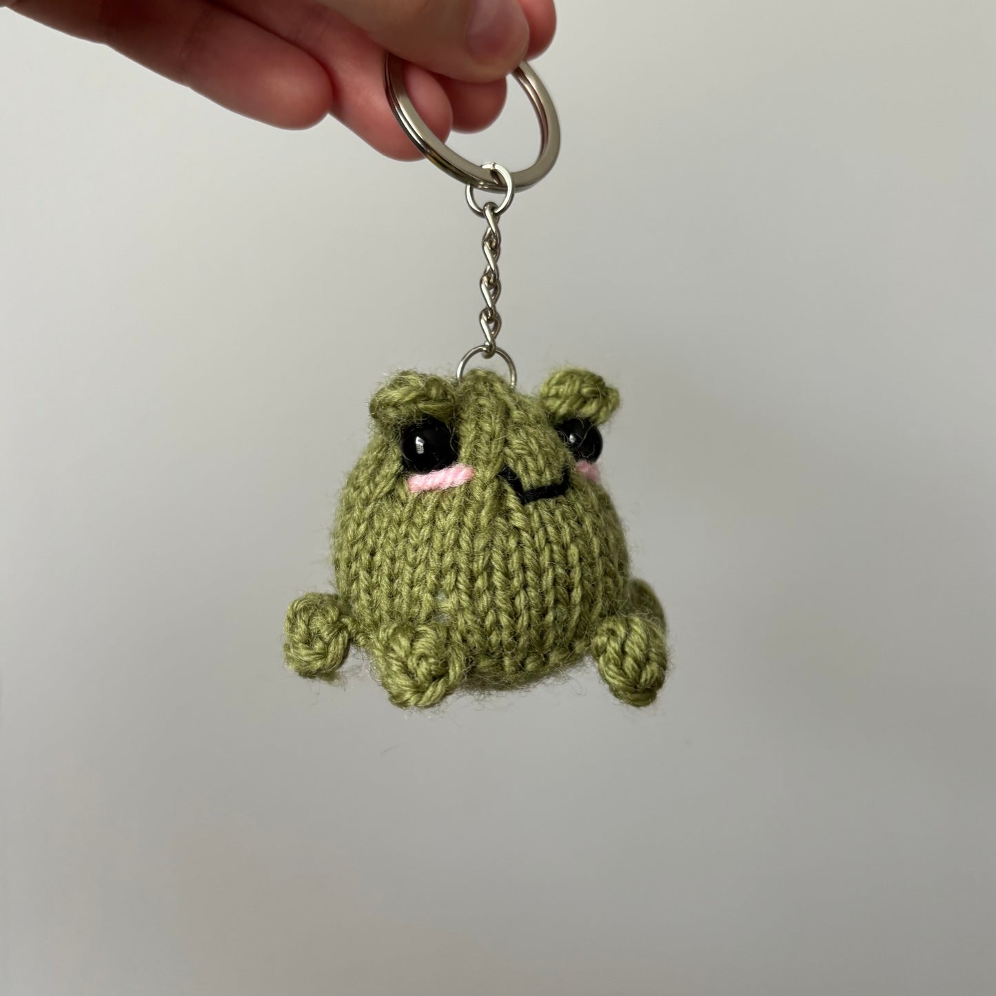 Miniaturowa żabka-breloczek