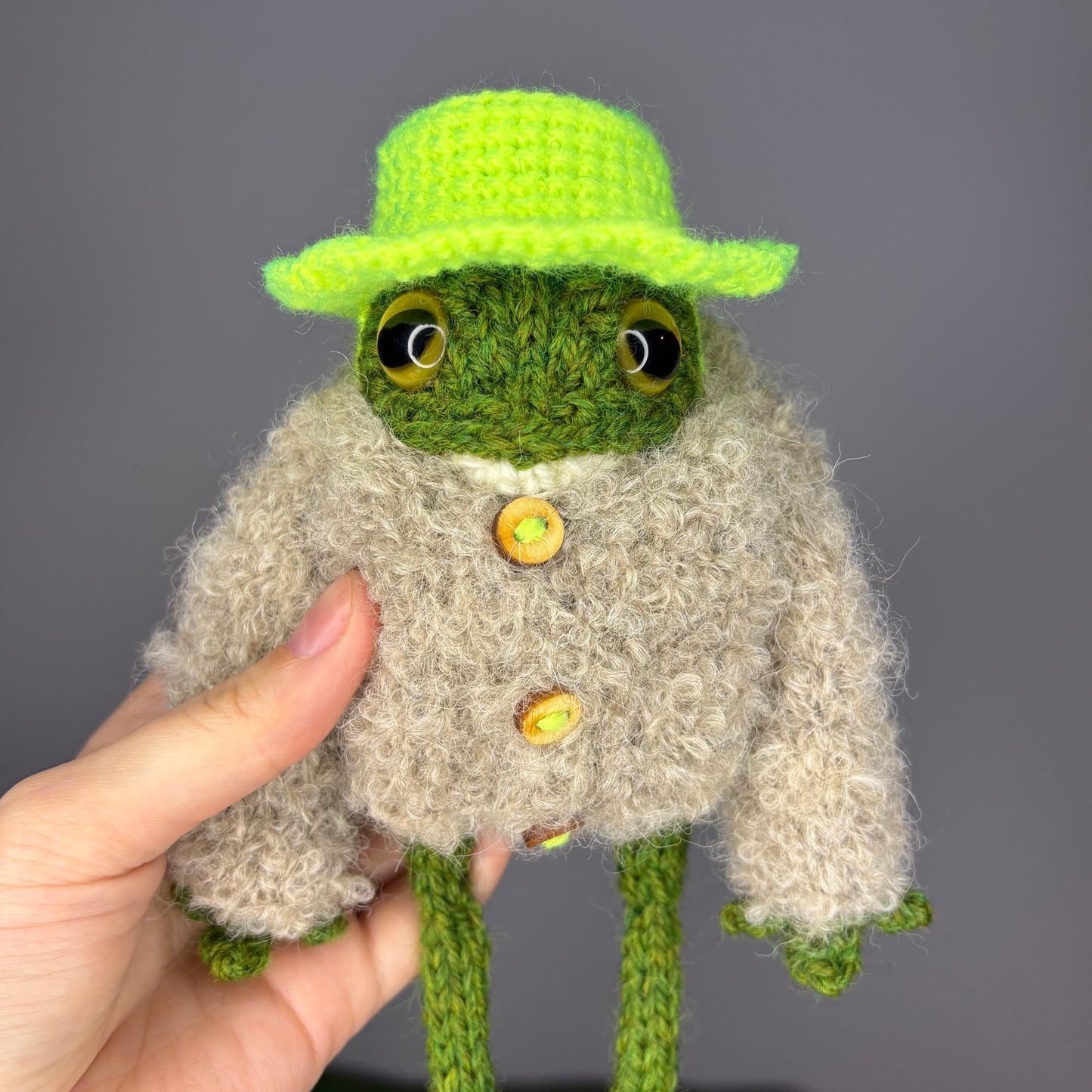 Żabka w neonowym kapeluszu (bez breloczka)